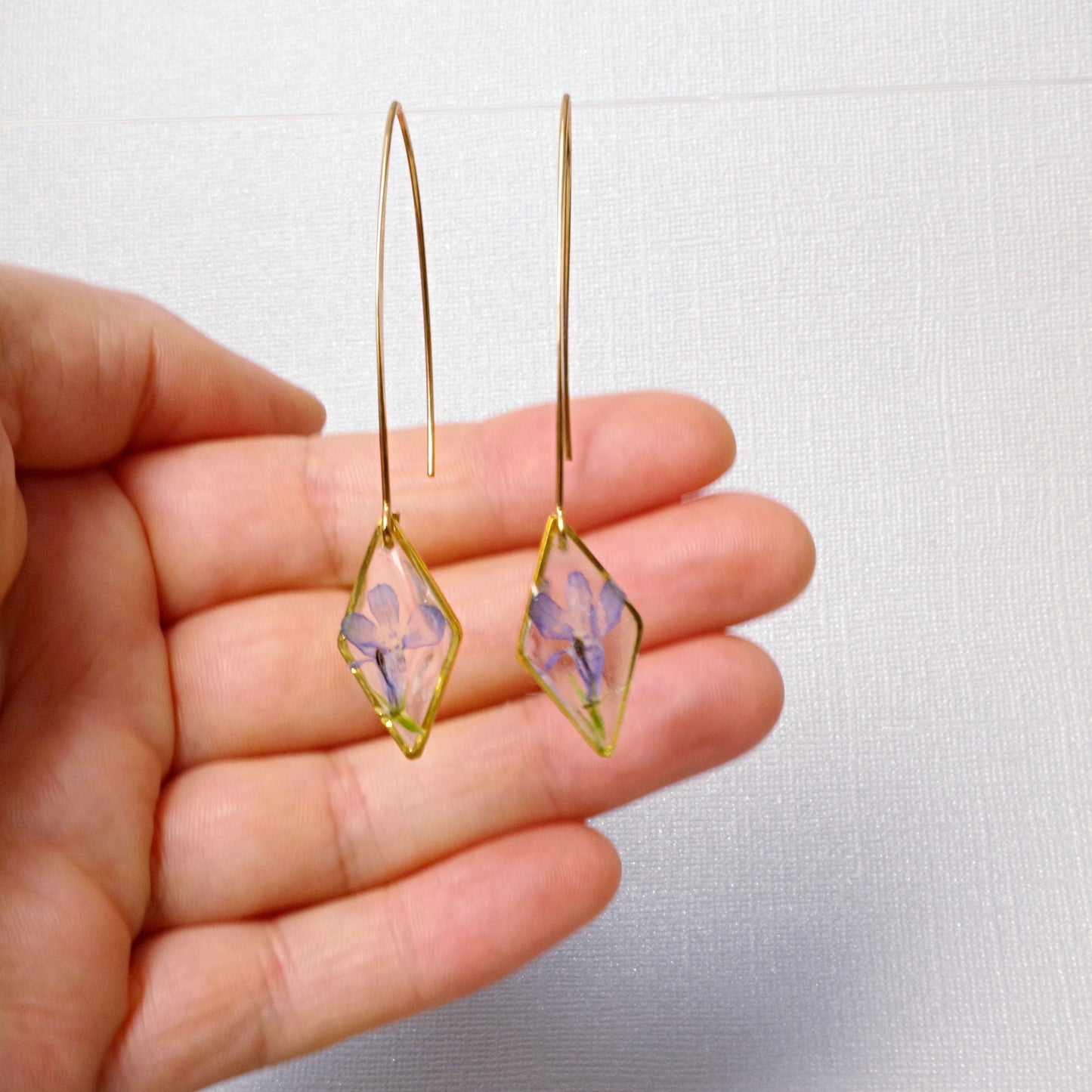 Pressed Flower Earrings , Real Flower en resin Jewelry , Gold Long dangle earrings , Christmas Unique  Gifts for her ,