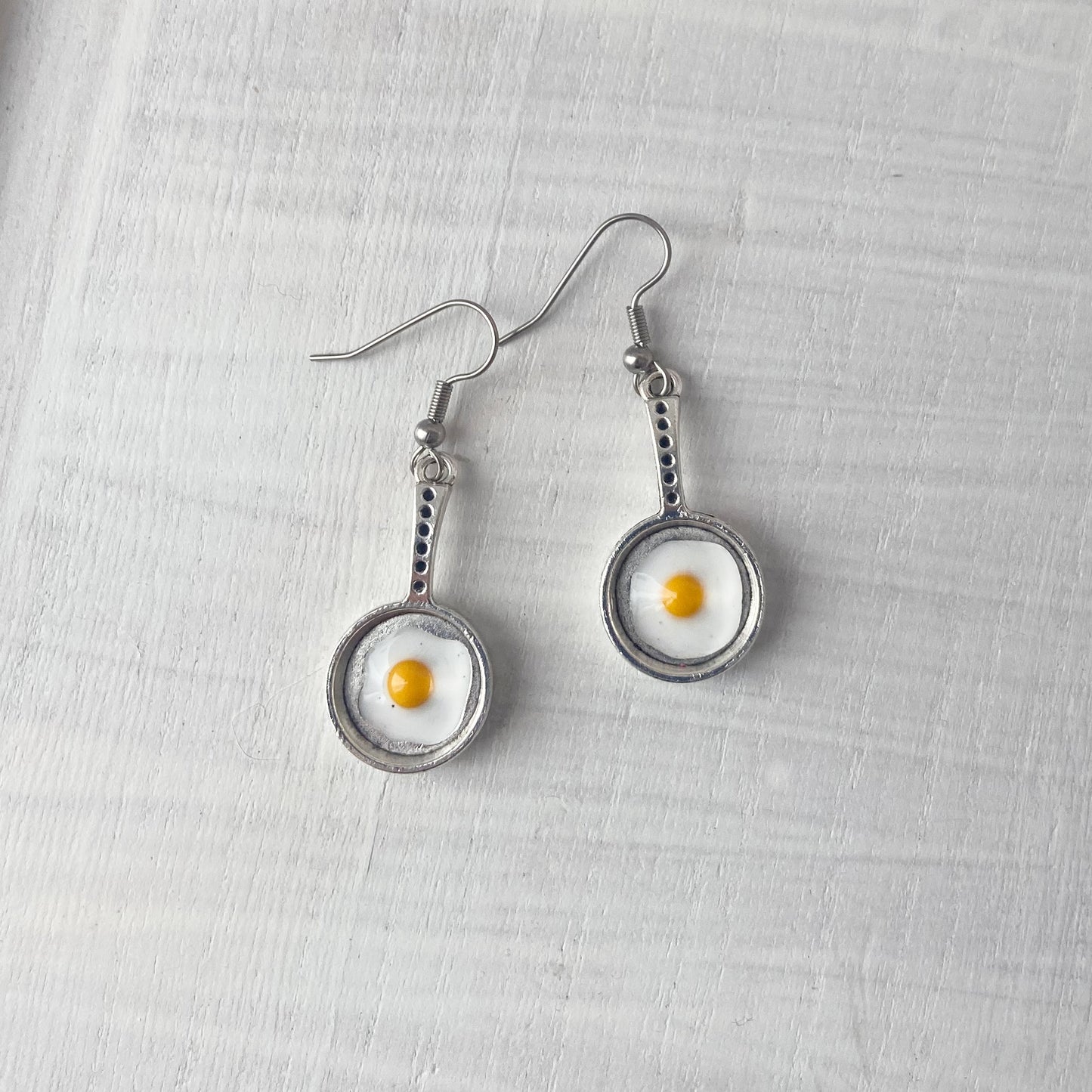 Fried egg charm earrings  Frying Pan jewelry Kitchen appliances  Miniature Food  Frying Pan gift for Mom Wife Breakfast