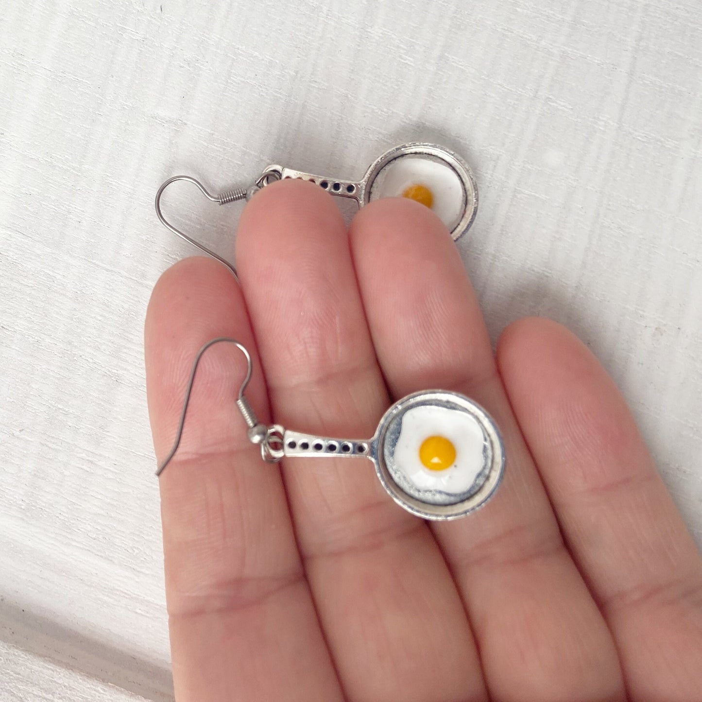 Fried egg charm earrings  Frying Pan jewelry Kitchen appliances  Miniature Food  Frying Pan gift for Mom Wife Breakfast