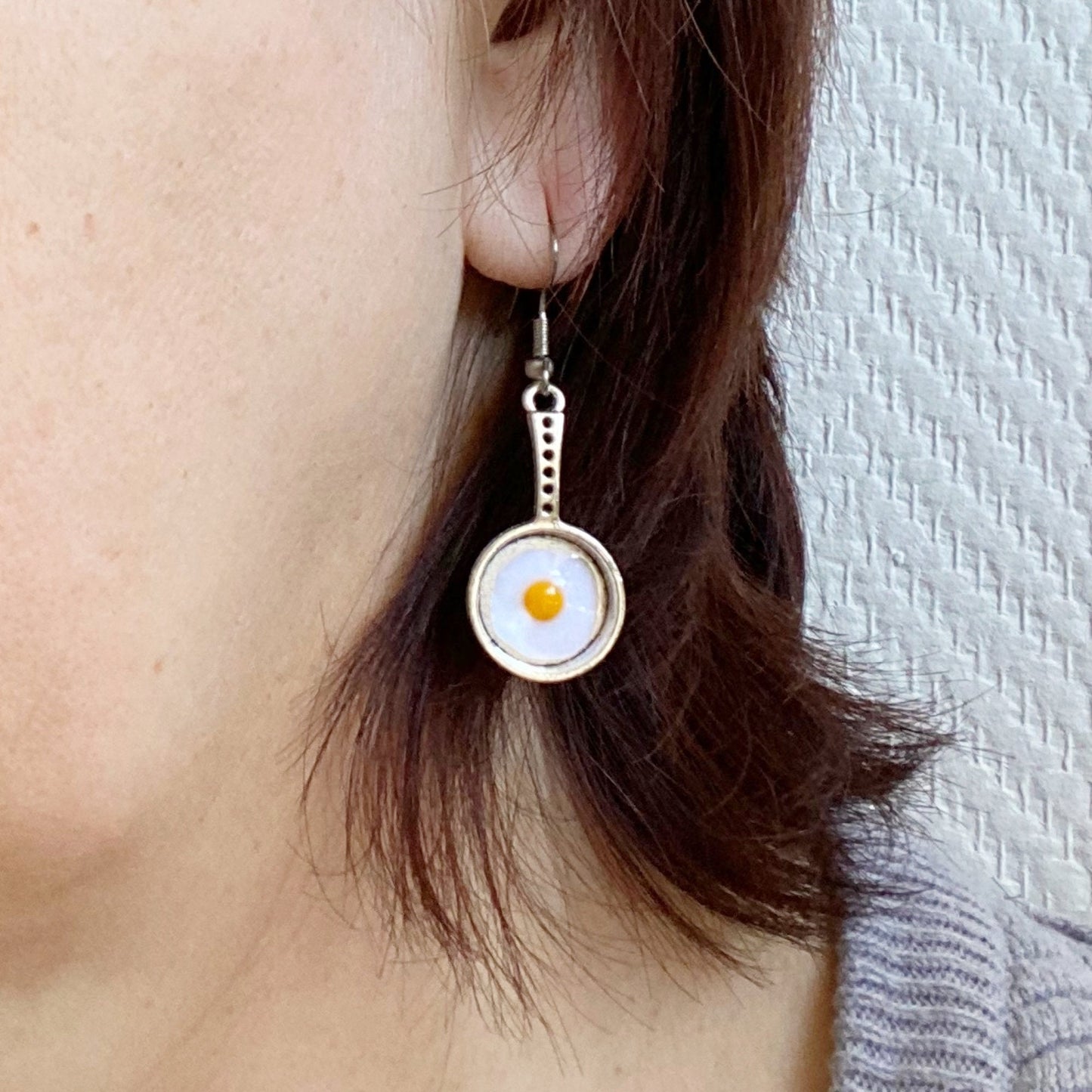 Fried egg charm earrings  Frying Pan jewelry Kitchen appliances  Miniature Food  Frying Pan gift for Mom Wife Breakfast