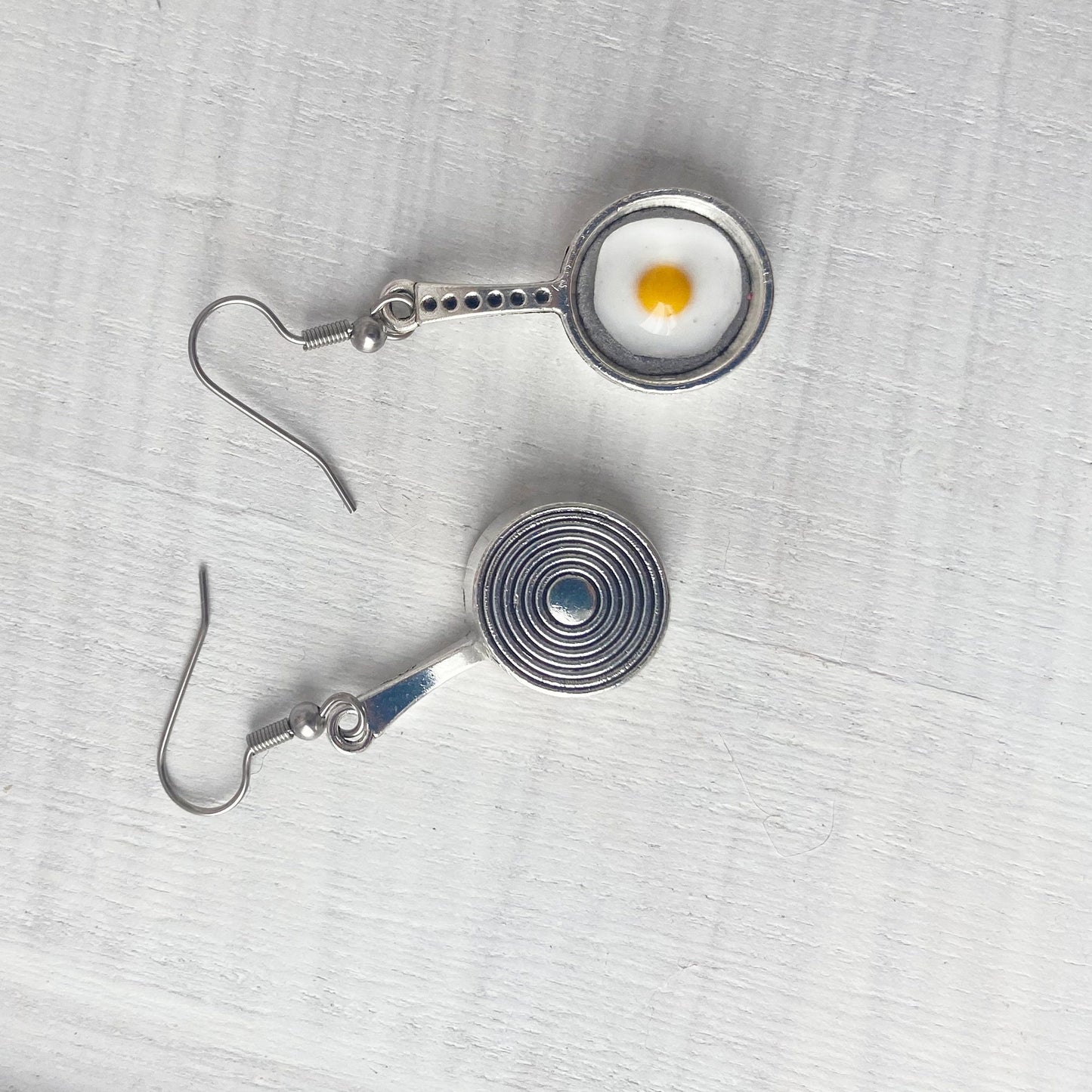 Fried egg charm earrings  Frying Pan jewelry Kitchen appliances  Miniature Food  Frying Pan gift for Mom Wife Breakfast