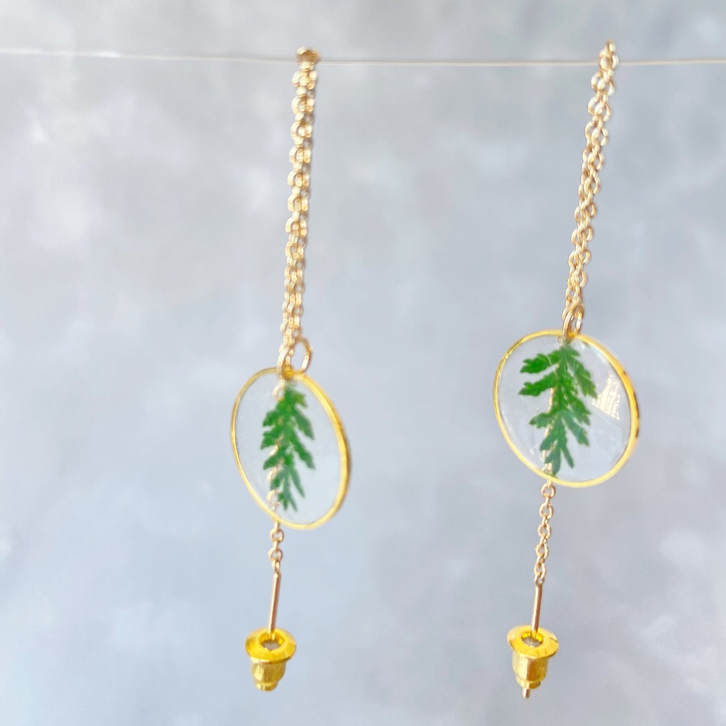 Green leaf in resin threader earrings Tiny circle suspended chain long dangle earrings Dainty chain jewelry Mother's day gift for mom