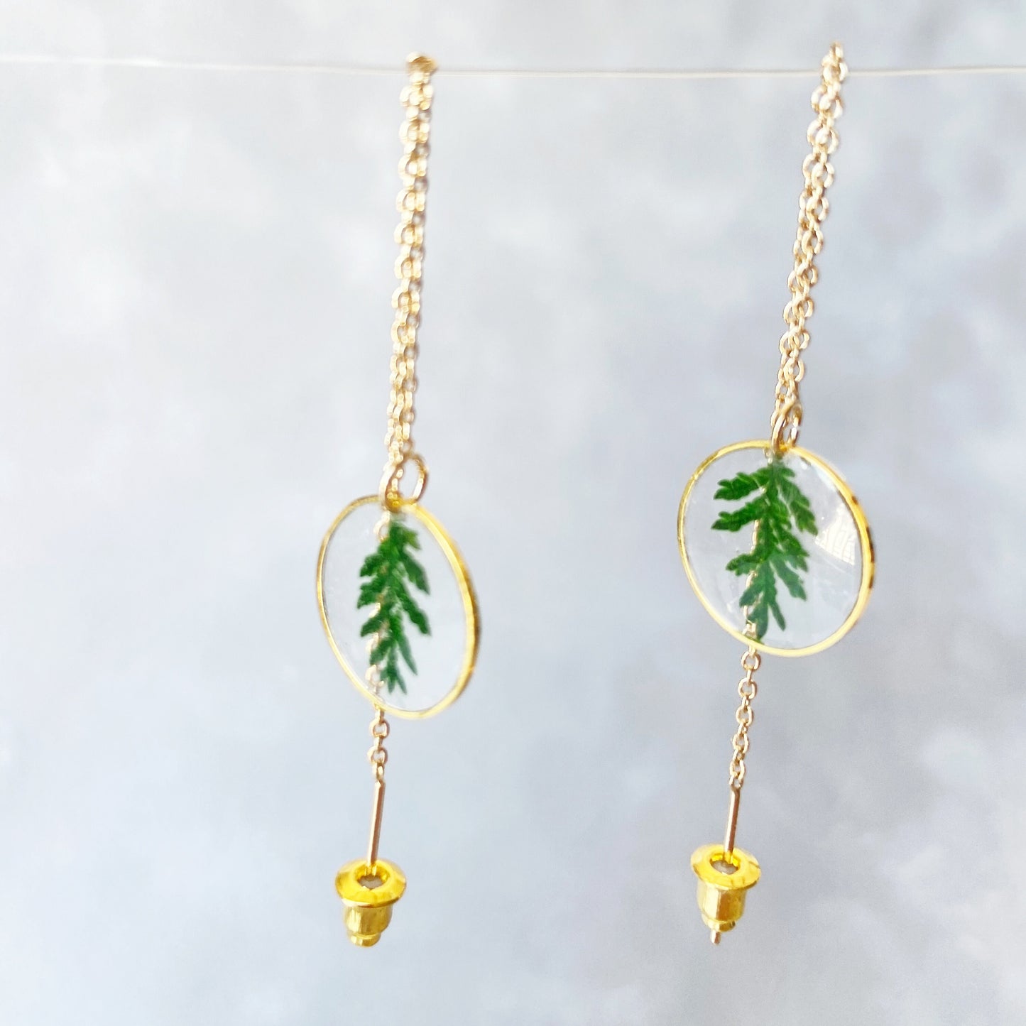 Green leaf in resin threader earrings Tiny circle suspended chain long dangle earrings Dainty chain jewelry Mother's day gift for mom